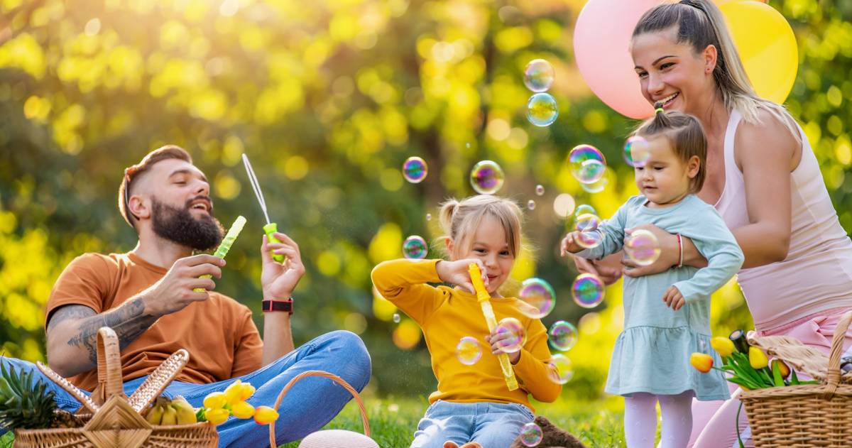 Familie uitje met picknick